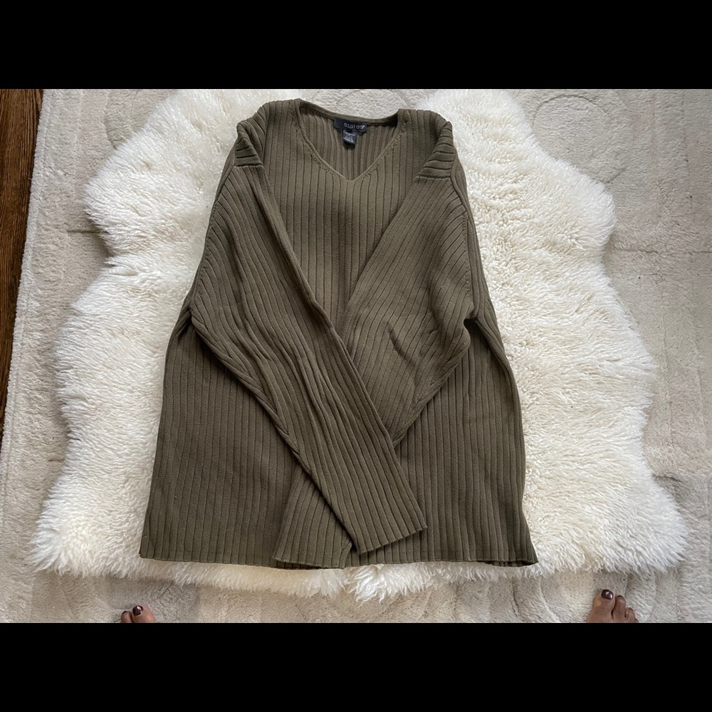 Men’s Sweater - Picture 3 of 4